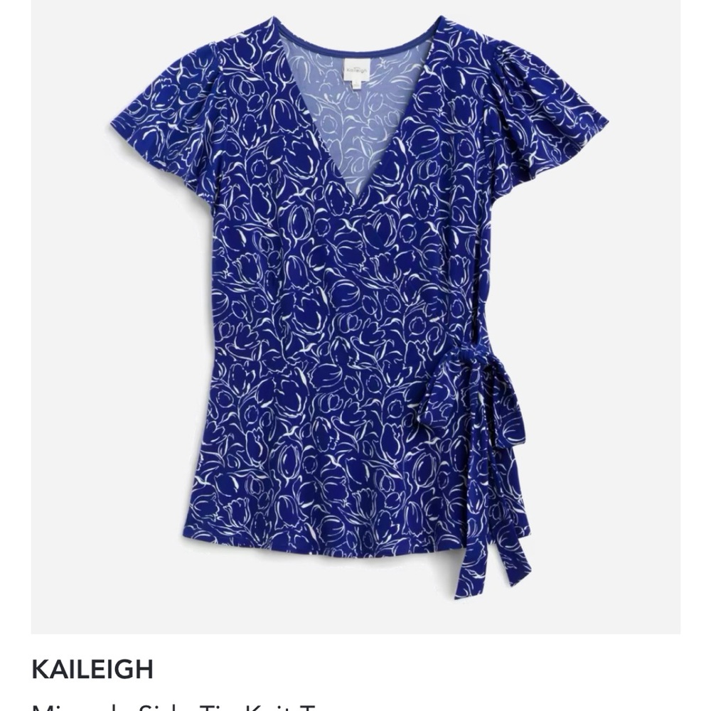 Kaileigh top blue and white floral print size Large